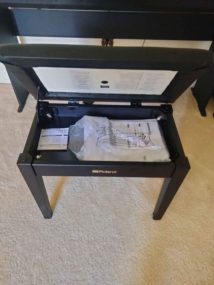Roland Piano Benches (RPB-100BK-US)