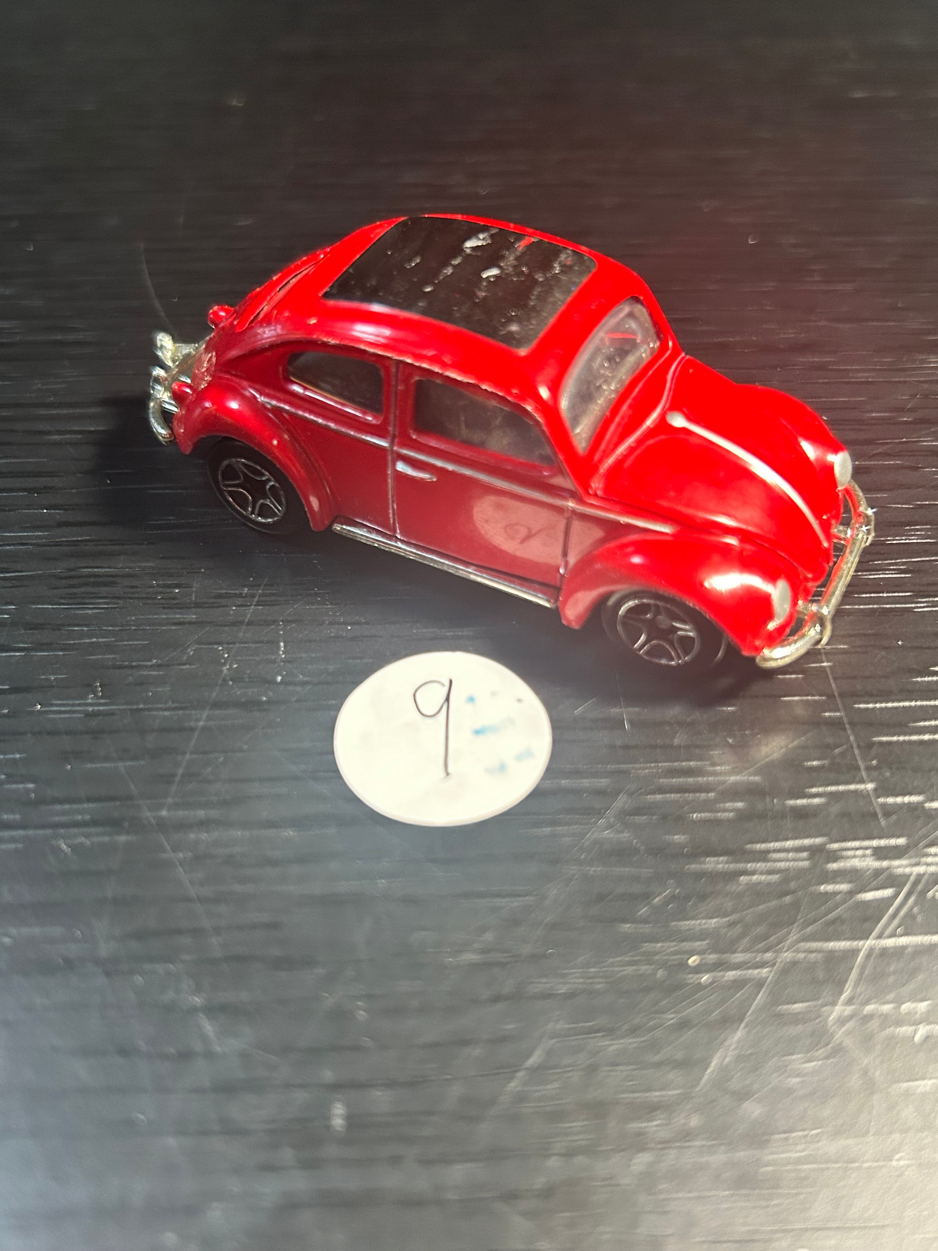 Toy Car Rare 1998 Mattel Matchbox 62 VW Beetle/ 1:58 / Red with Silver Trim