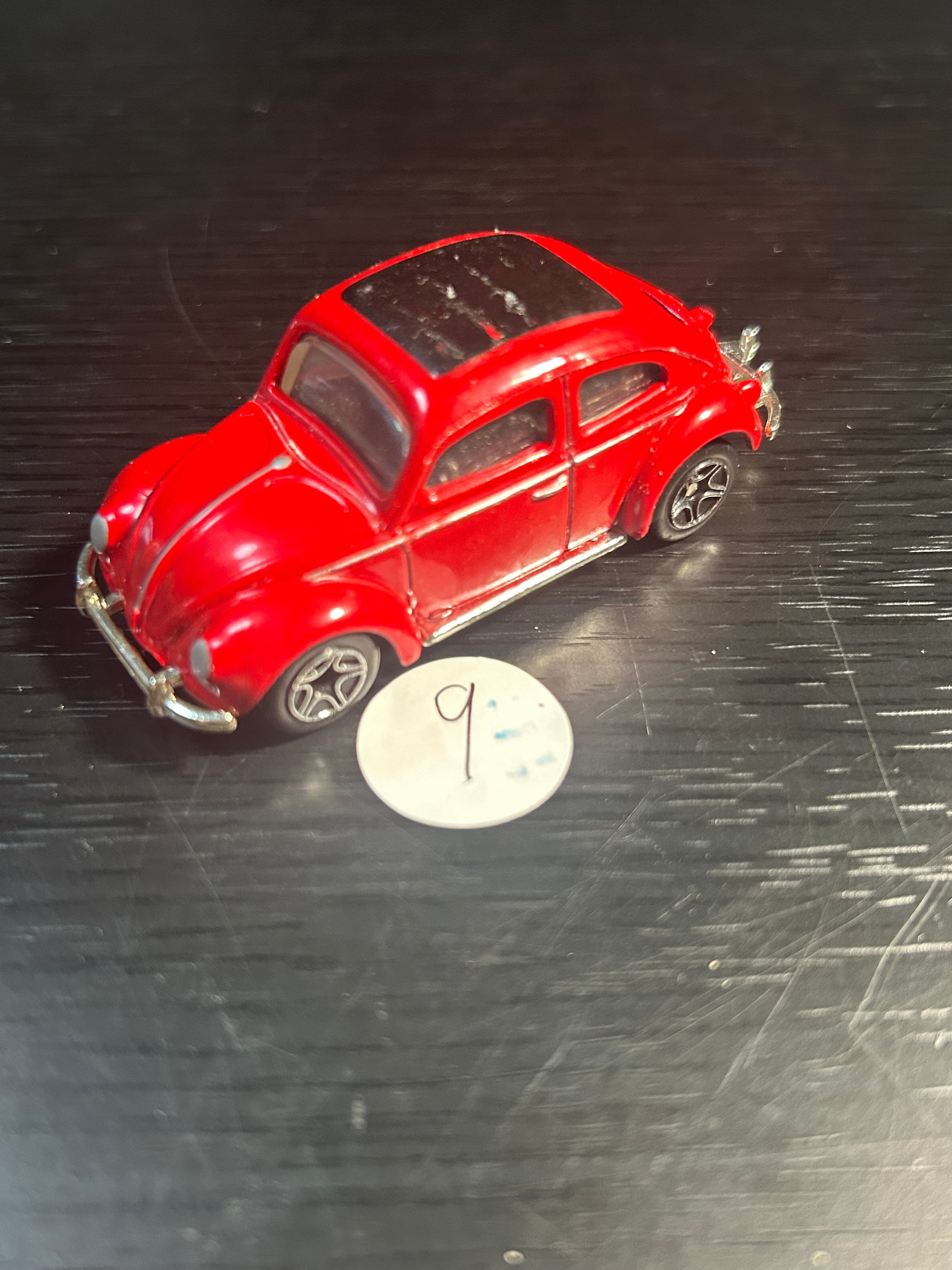 Toy Car Rare 1998 Mattel Matchbox 62 VW Beetle/ 1:58 / Red with Silver Trim