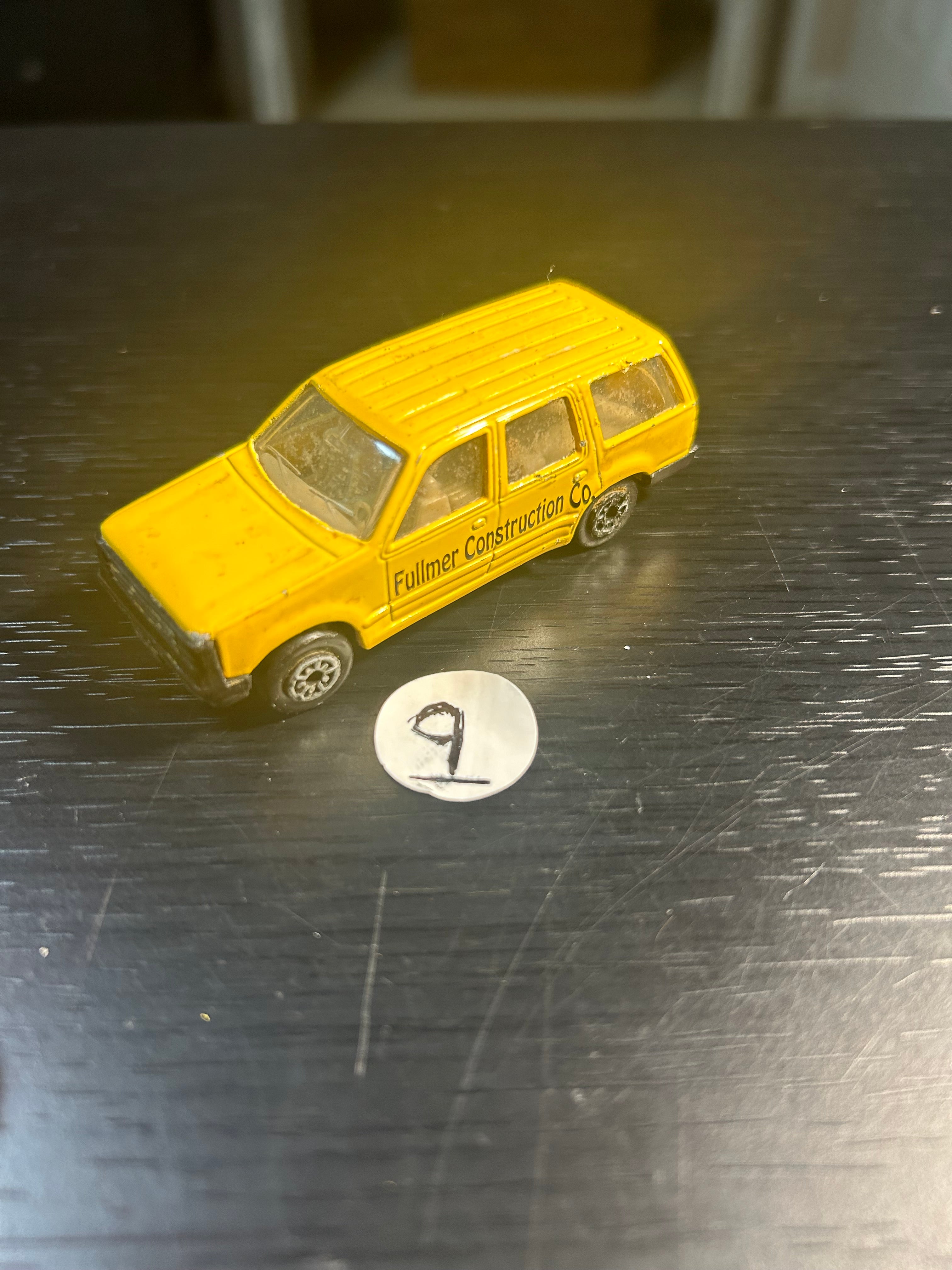 Toy Car Maisto Fullmer Construction Co. Ford Explorer 1/64