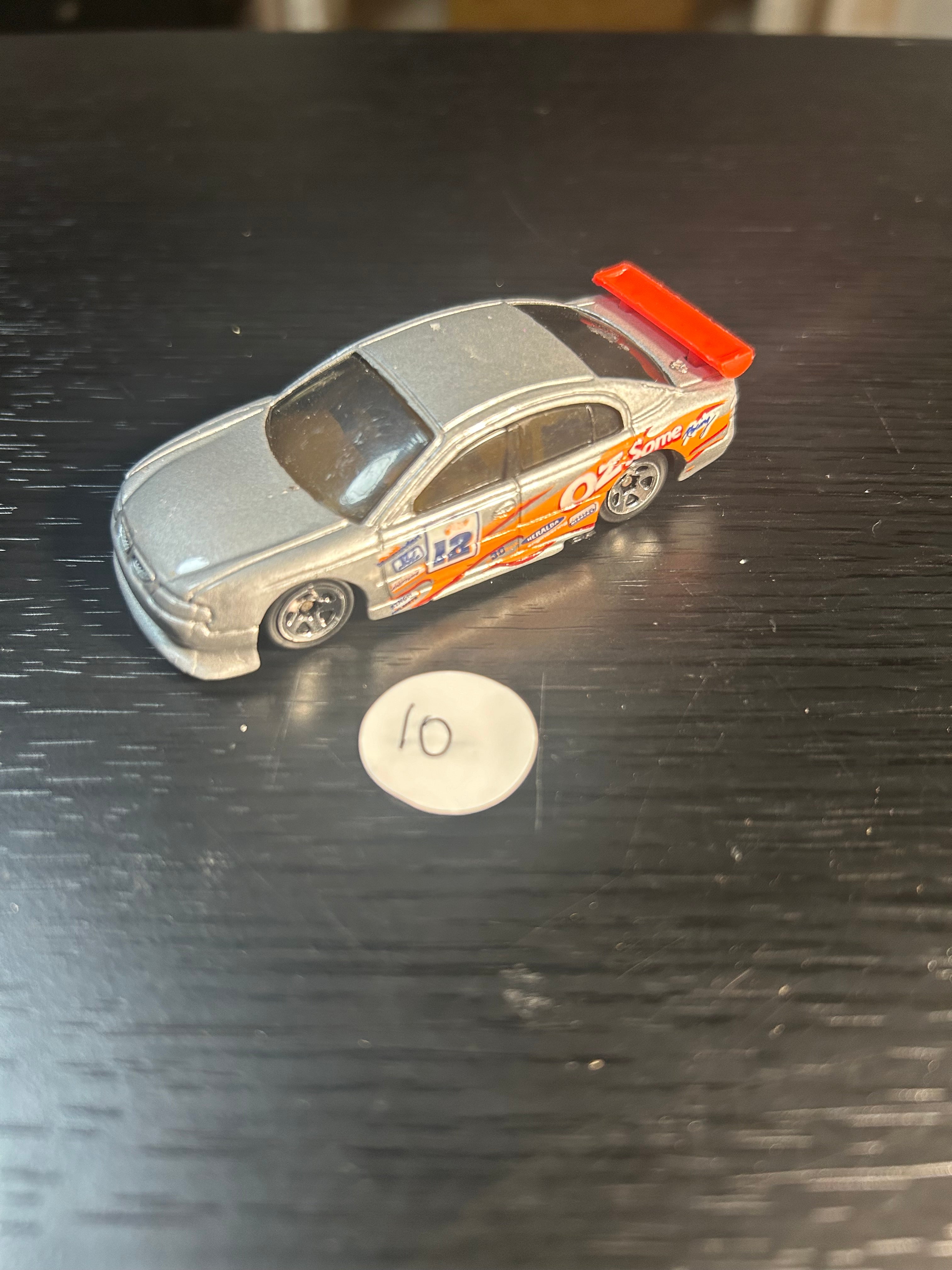Toy Car Hot Wheels 2000-081 First Edition 21/36 Holden 1:64 Scale