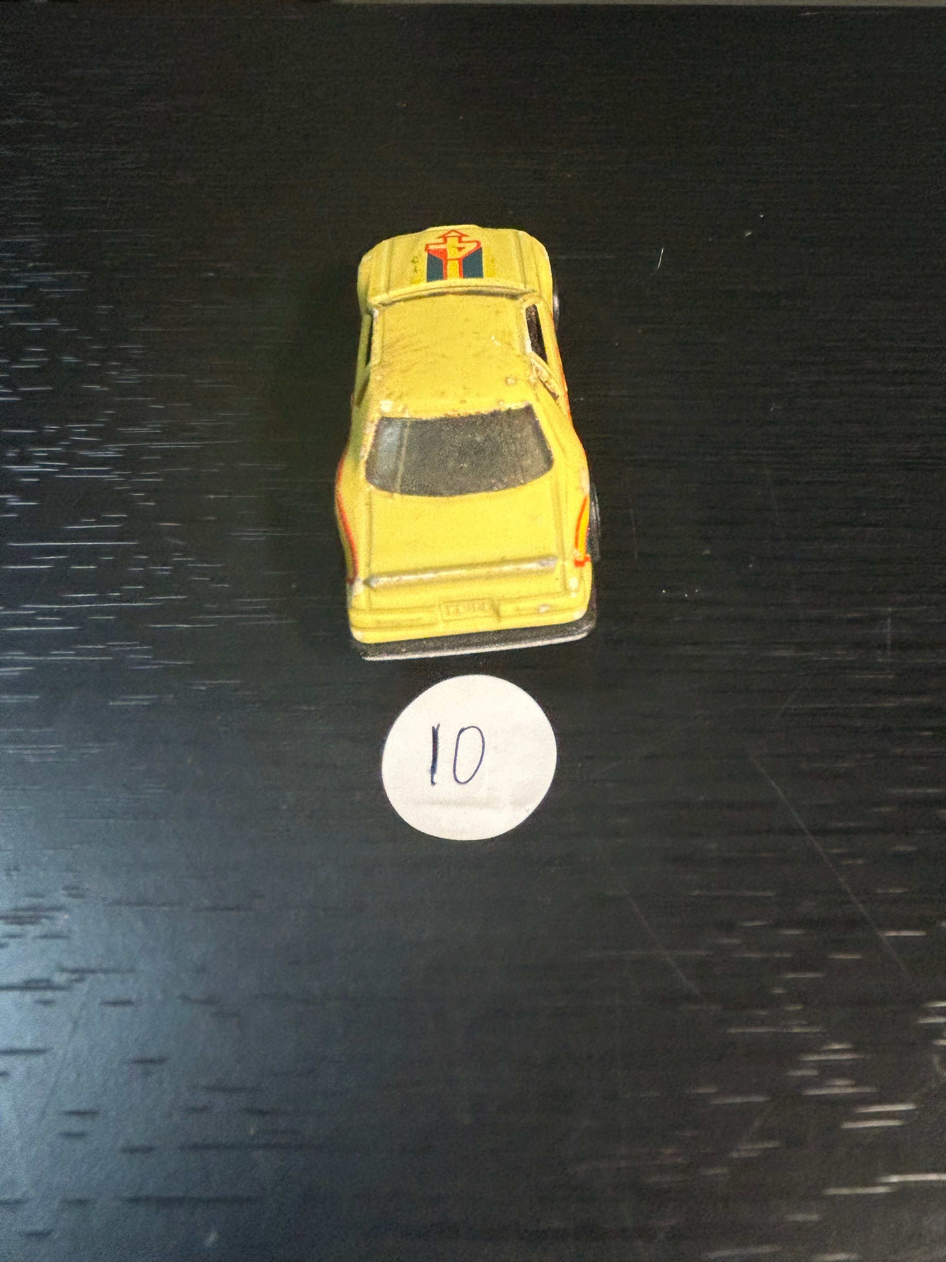 Toy Car Hot Wheels THUNDERBURNER 1988 Color Racers '83 Ford Thunderbird Stock Car