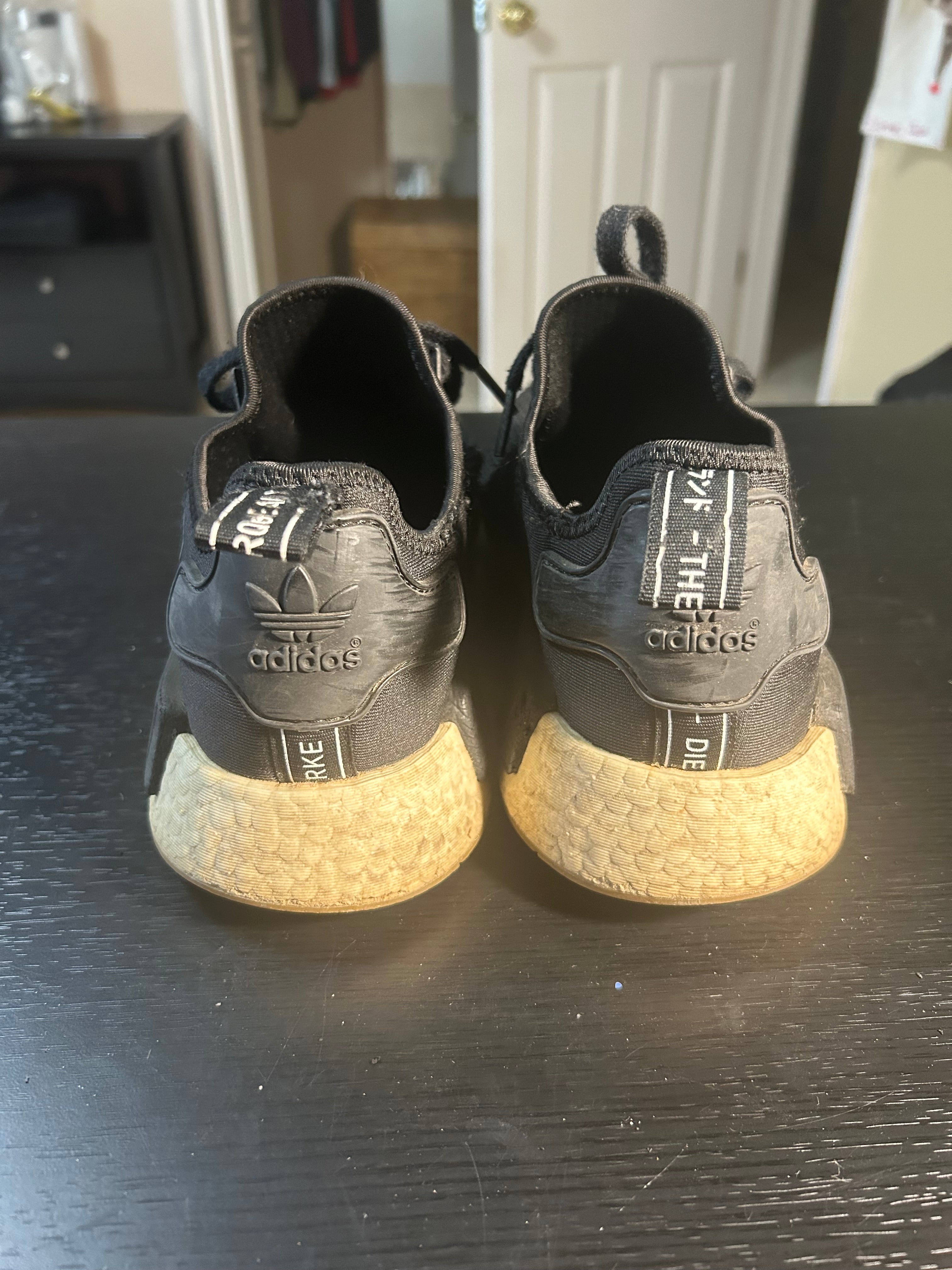 Shoe Adidas NMD R1 Black Gum (10.5)