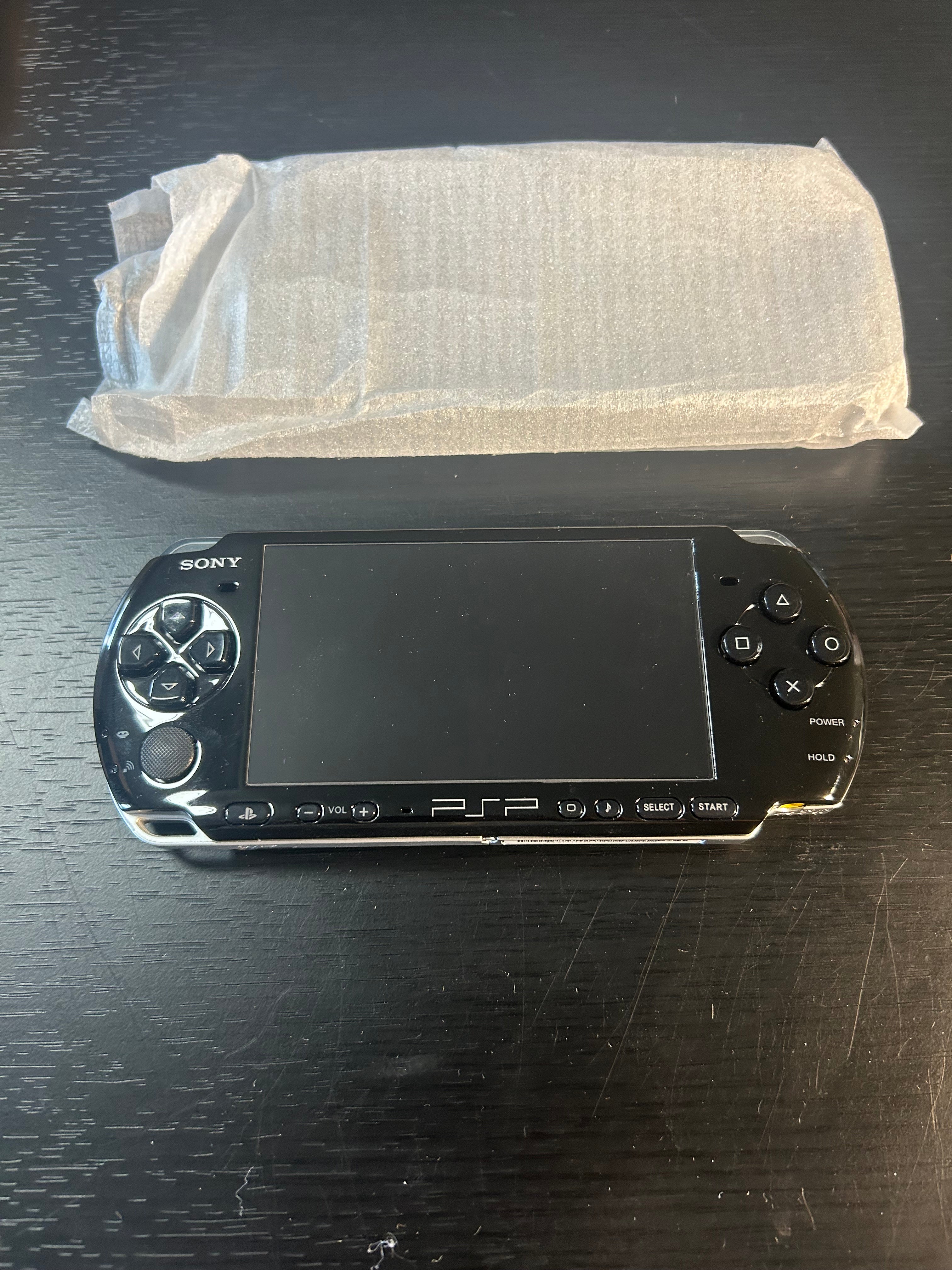 PSP 3000 Piano Black - Complete